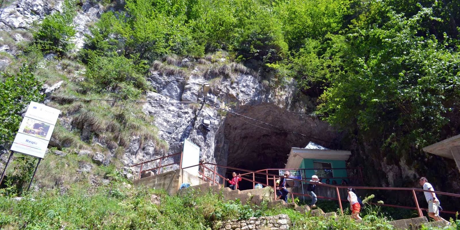 Pestera Dambovicioara – Piatra Craiului Pestera Dambovicioara - Piatra Craiului